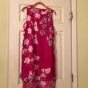 Sale!New Vince Camuto Fuchsia Floral Tunic Top w/ Side Slits, Very Soft Material